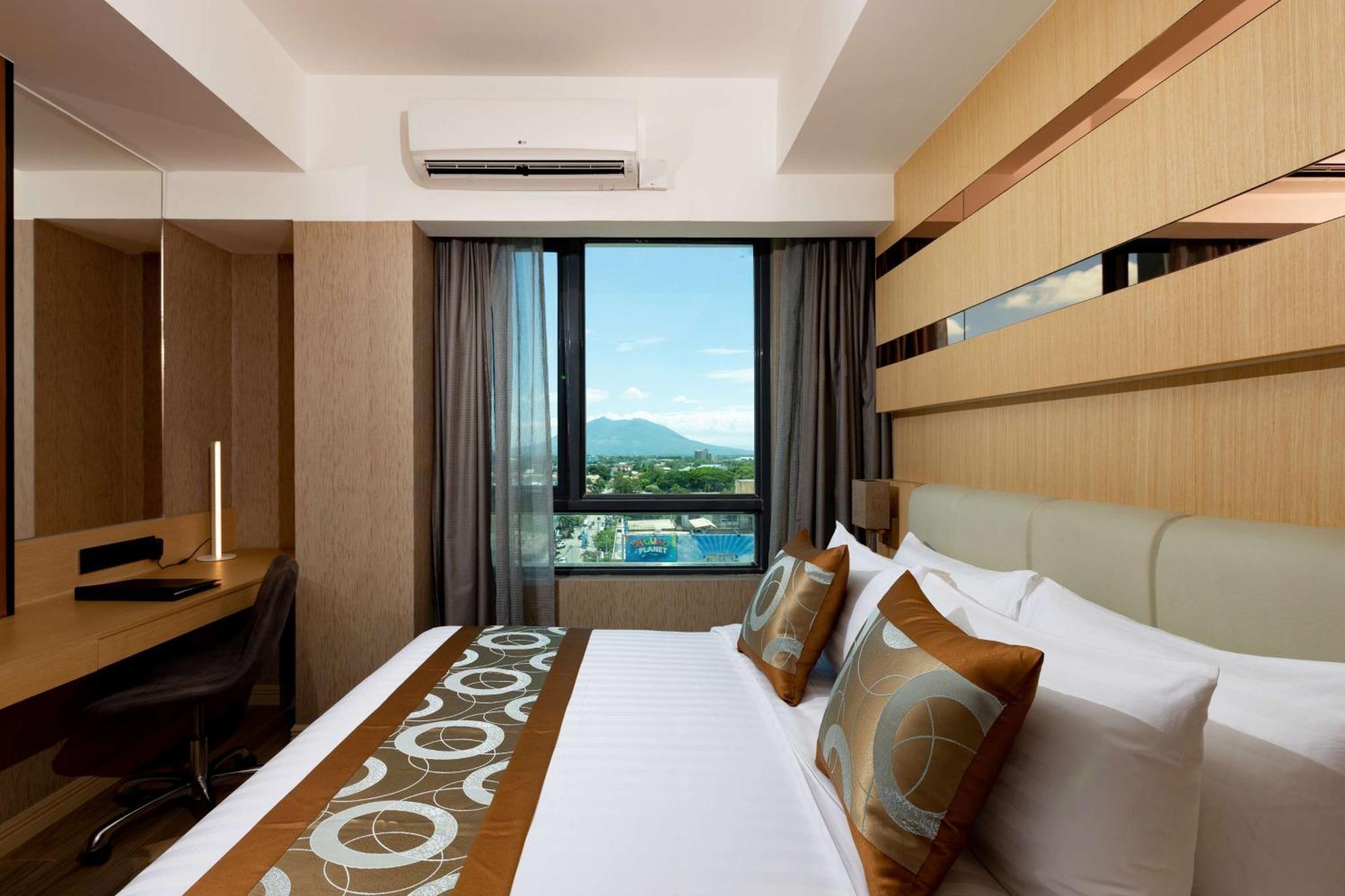 Best Western Plus Metro Clark Angeles Exteriér fotografie